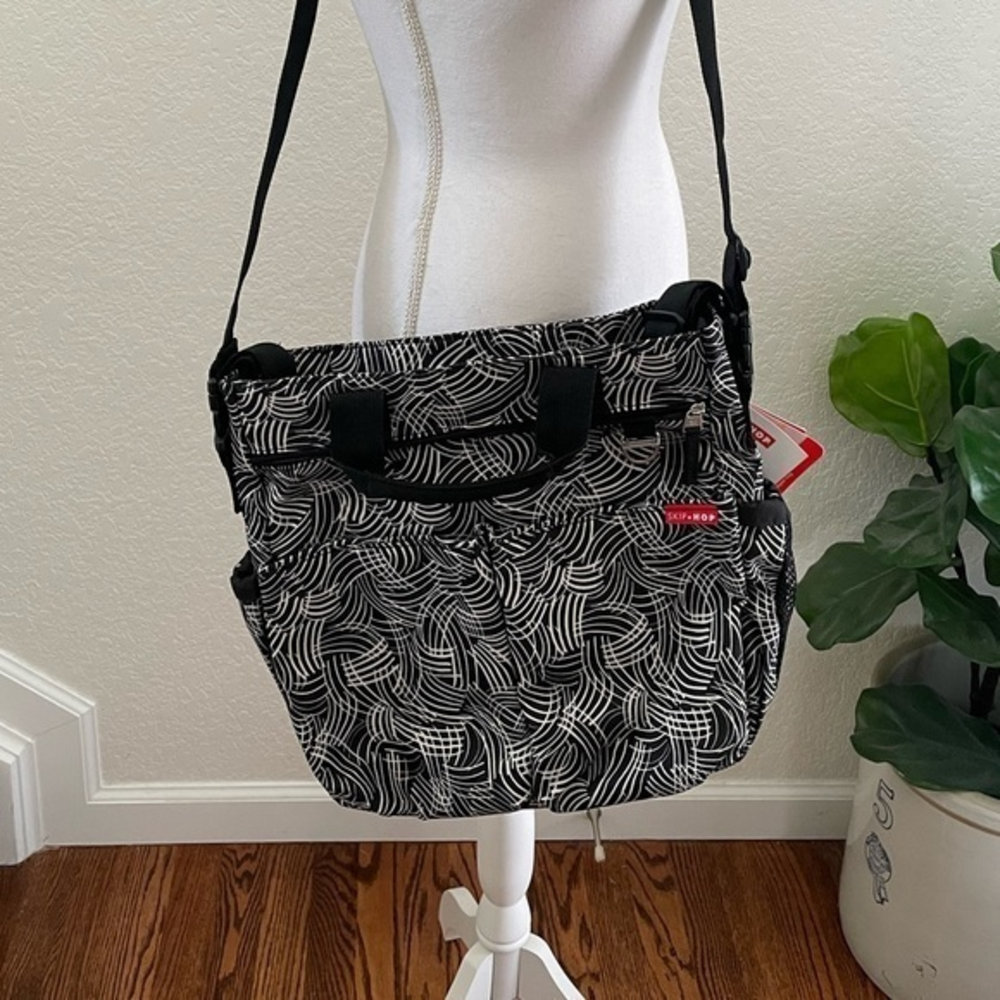 Skip‎ Hop Duo Signature black and white diaper bag NWT